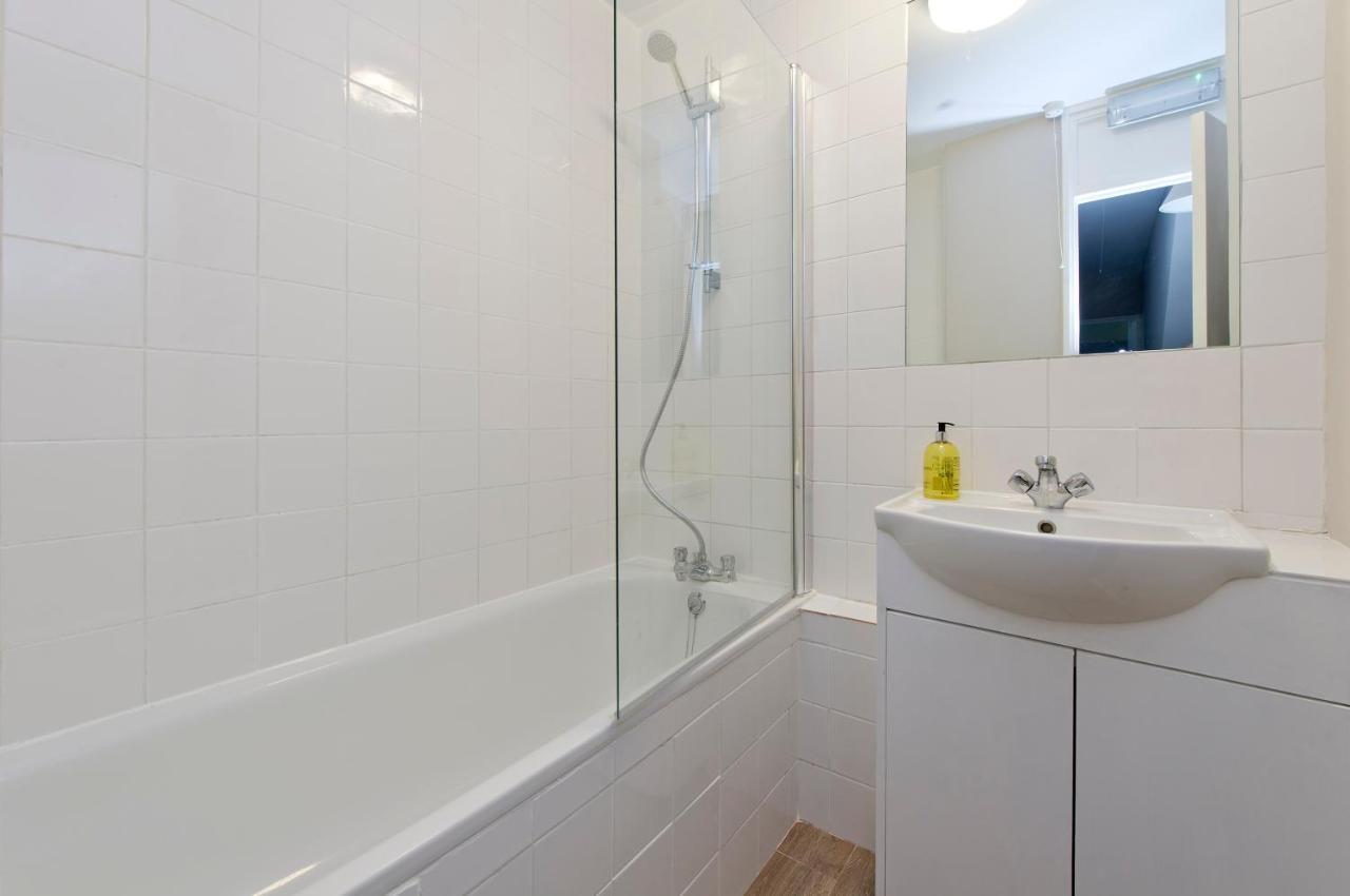 Apartment Joivy Spacious Apt With Private Yard In Notting Hill